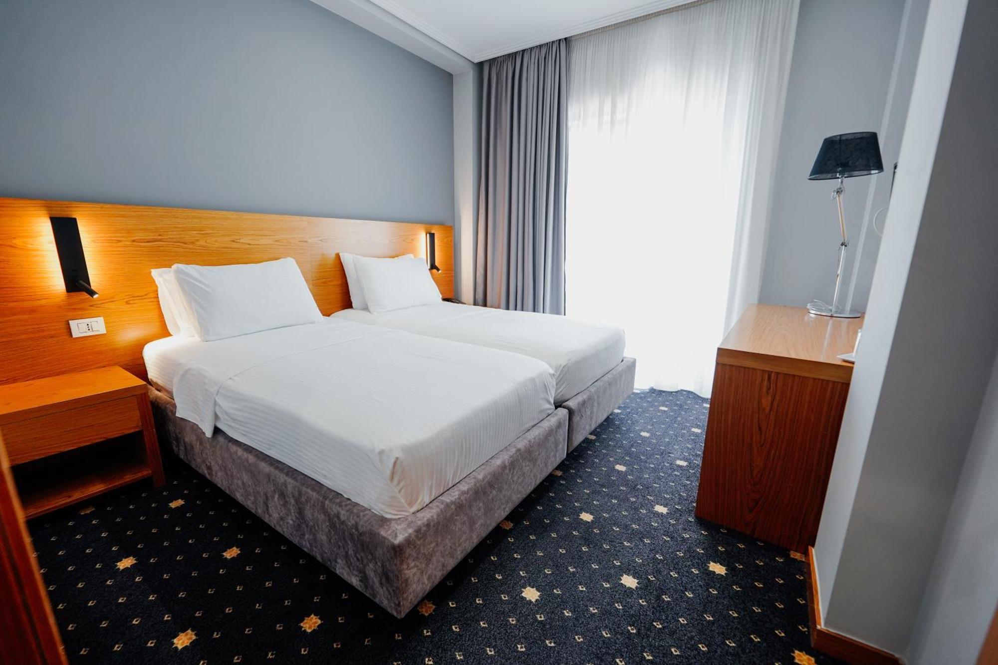 Hotel Agimi Sarande Ngoại thất bức ảnh
