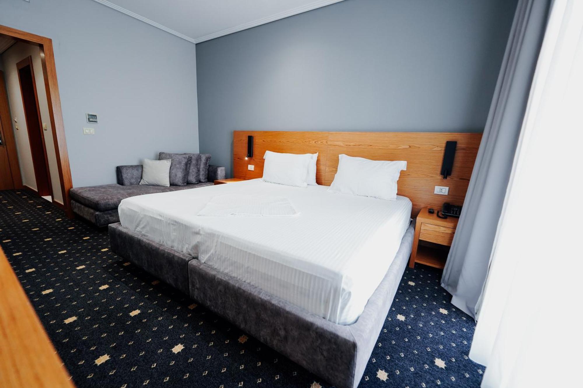 Hotel Agimi Sarande Ngoại thất bức ảnh